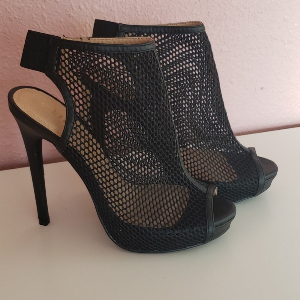 High heels shoes